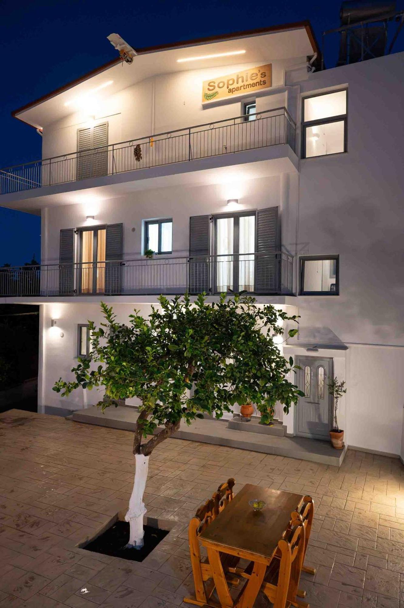 Poros Town Sophie'S Apartments 3&4 מראה חיצוני תמונה